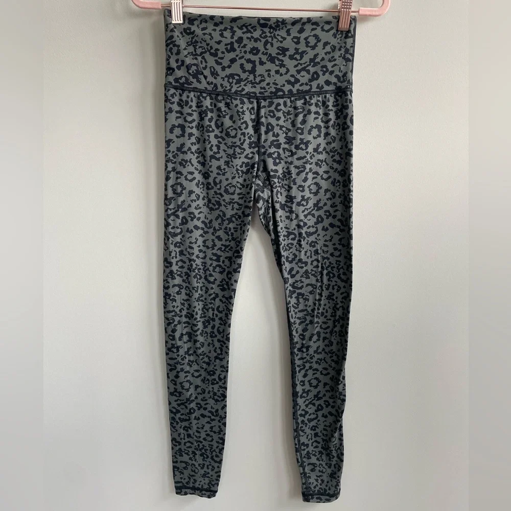 Athleta Leopard Elation Ultra High Rise Tight in Anthracite Gray - Picture 5 of 12